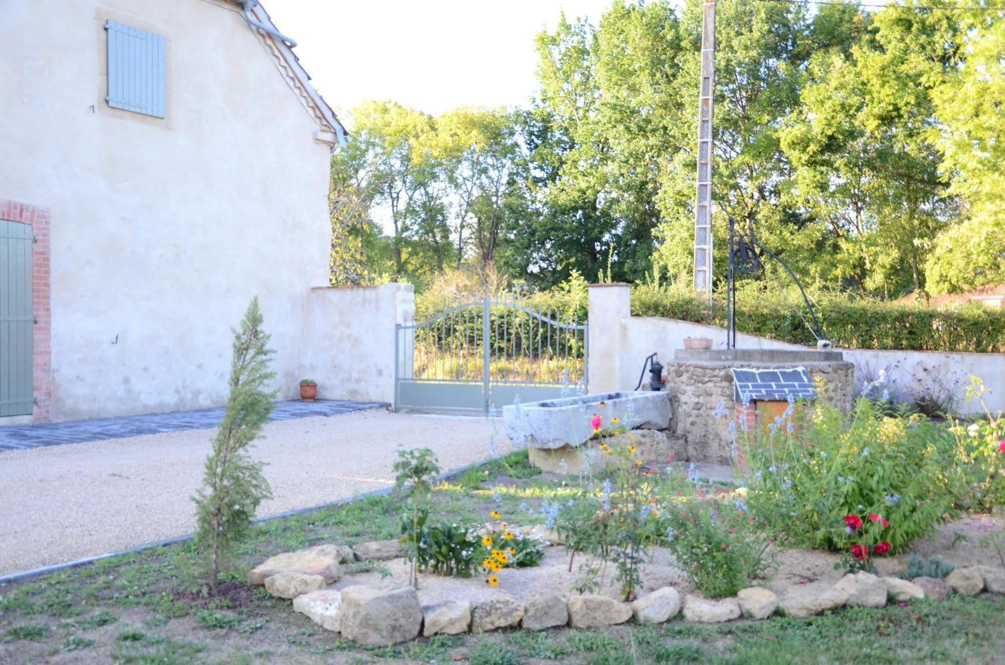 Ecogite Rural La Cle Des Champs Peyrelongue-Abos Zimmer foto